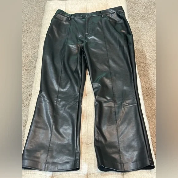 7 For All Mankind Women’s Black Faux Leather High Rise Bootcut Pants -SZ32 NWT - Picture 4 of 13